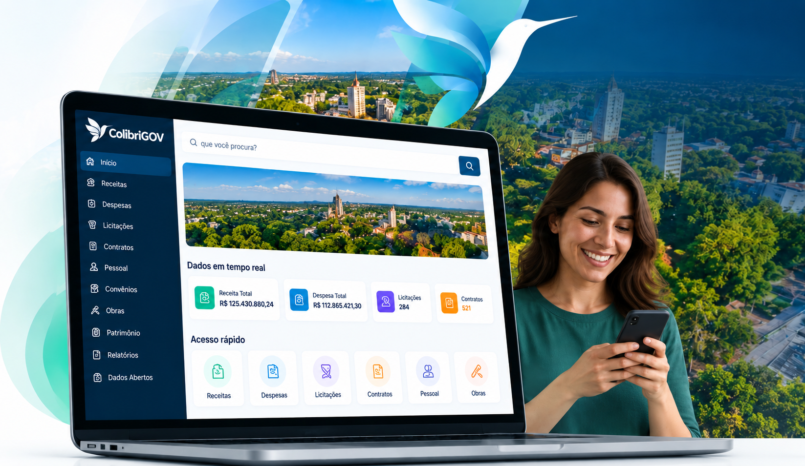 Composição ilustrativa da ColibriGOV: portal de transparência em um notebook, cidadã usando o celular, cidade ao fundo e colibri nas cores da marca